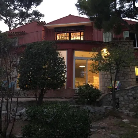 Apartment Avec Jardin Dans Rocaille Cassis