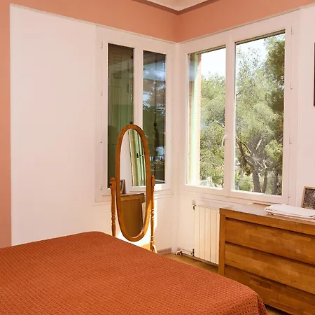 Apartment Avec Jardin Dans Rocaille