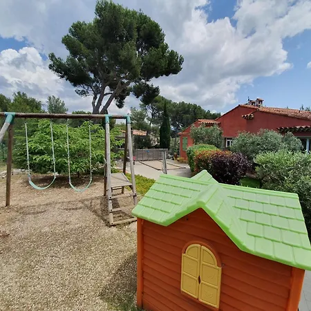 Apartment Avec Jardin Dans Rocaille Cassis