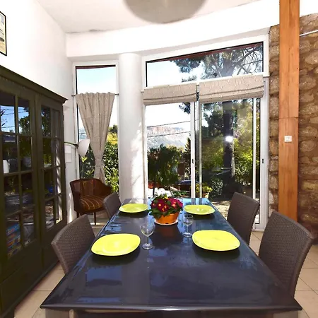 Apartment Avec Jardin Dans Rocaille *