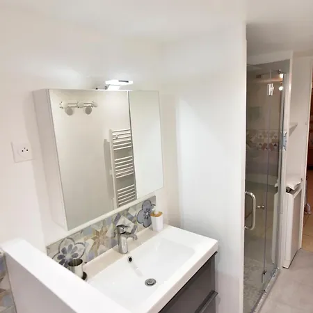 Apartment Avec Jardin Dans Rocaille