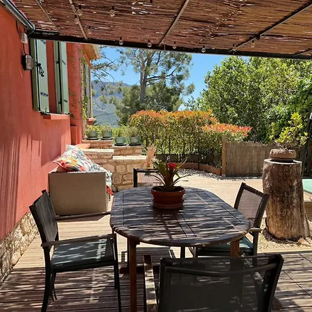 Apartment Avec Jardin Dans Rocaille *