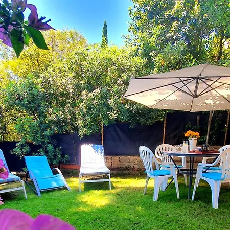 Apartment Avec Jardin Dans Rocaille Cassis