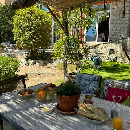 Avec Jardin Dans Rocaille * Cassis